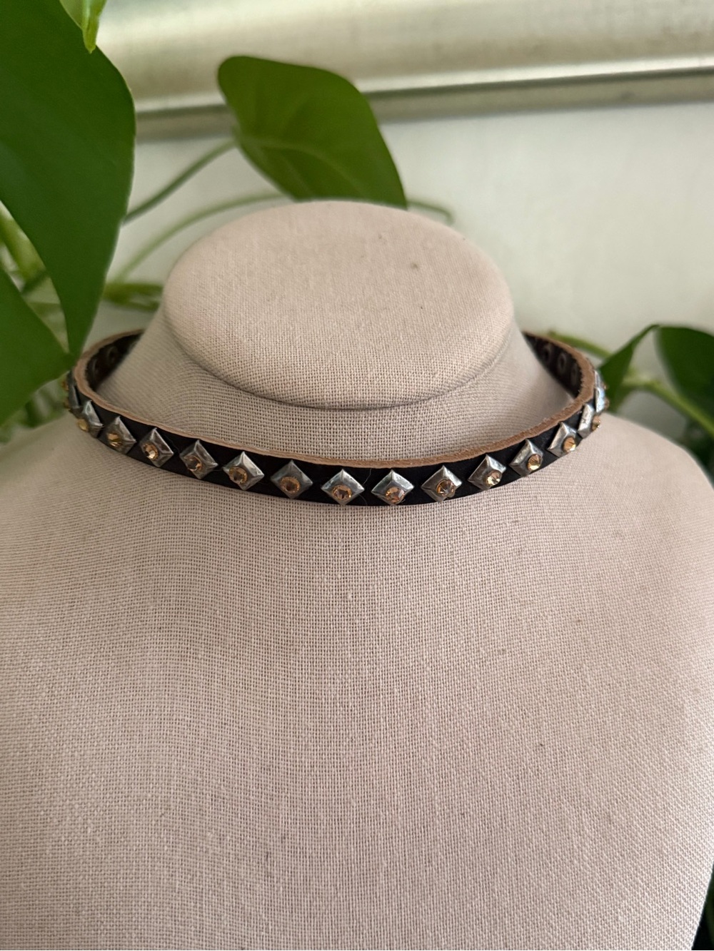 Vintage 90’s Y2K Silver Stud Amber Glass Leather Collar Choker Necklace Goth